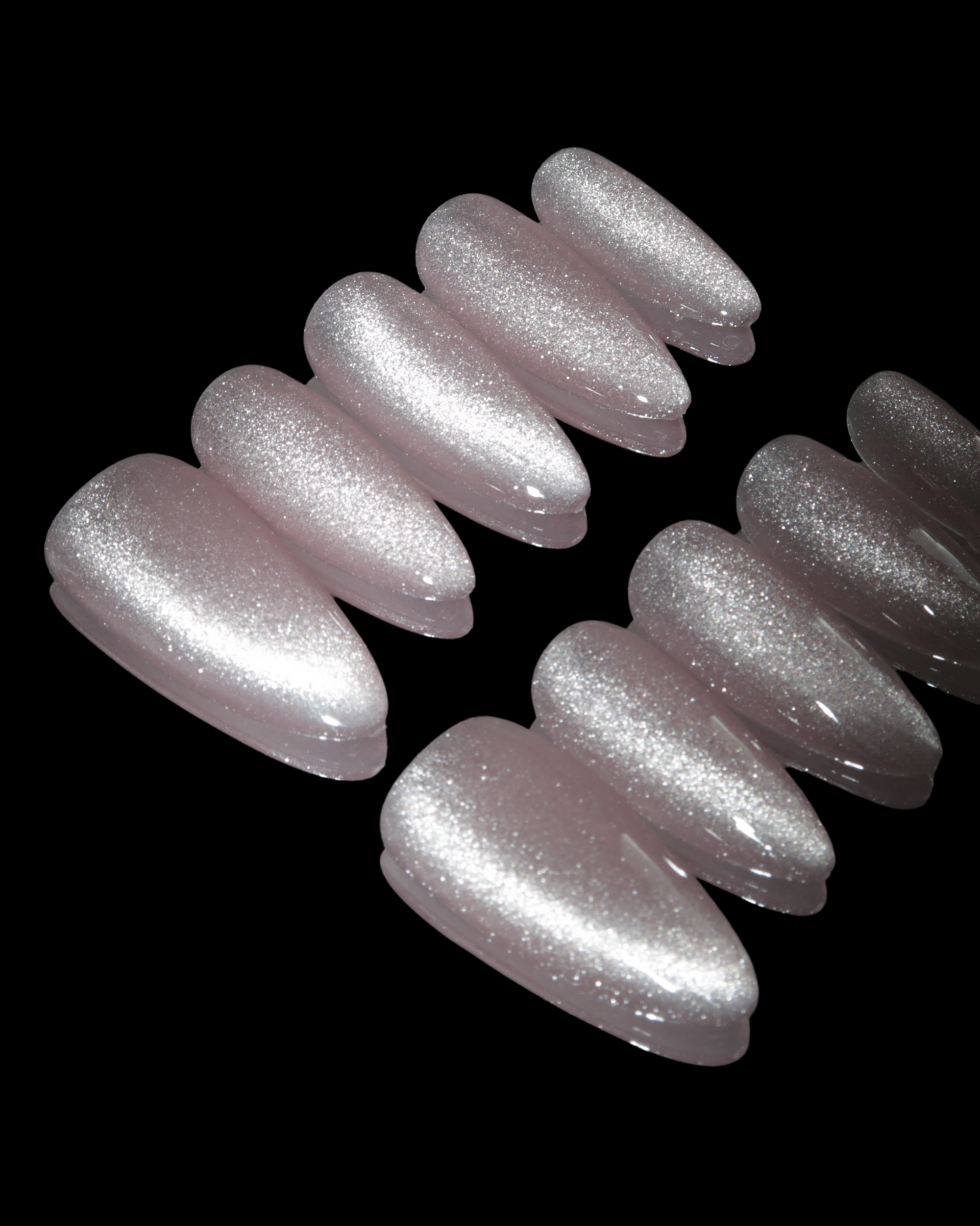 Rose Gold Shimmer: Velvet Cat Eye Nails