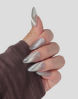 Siren Light: Velvet Cat Eye Nails