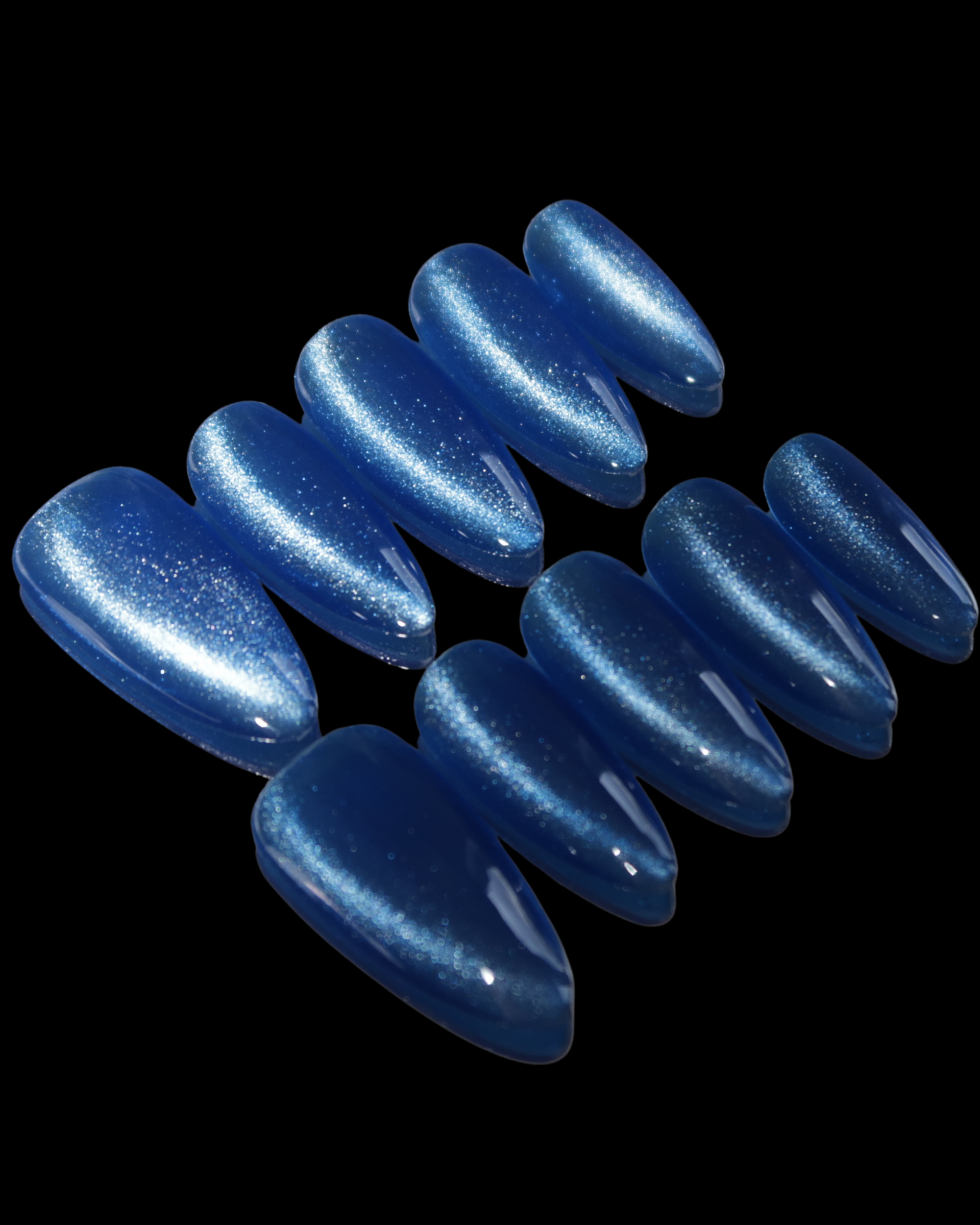 Heart of Ocean: Velvet Cat Eye Nails