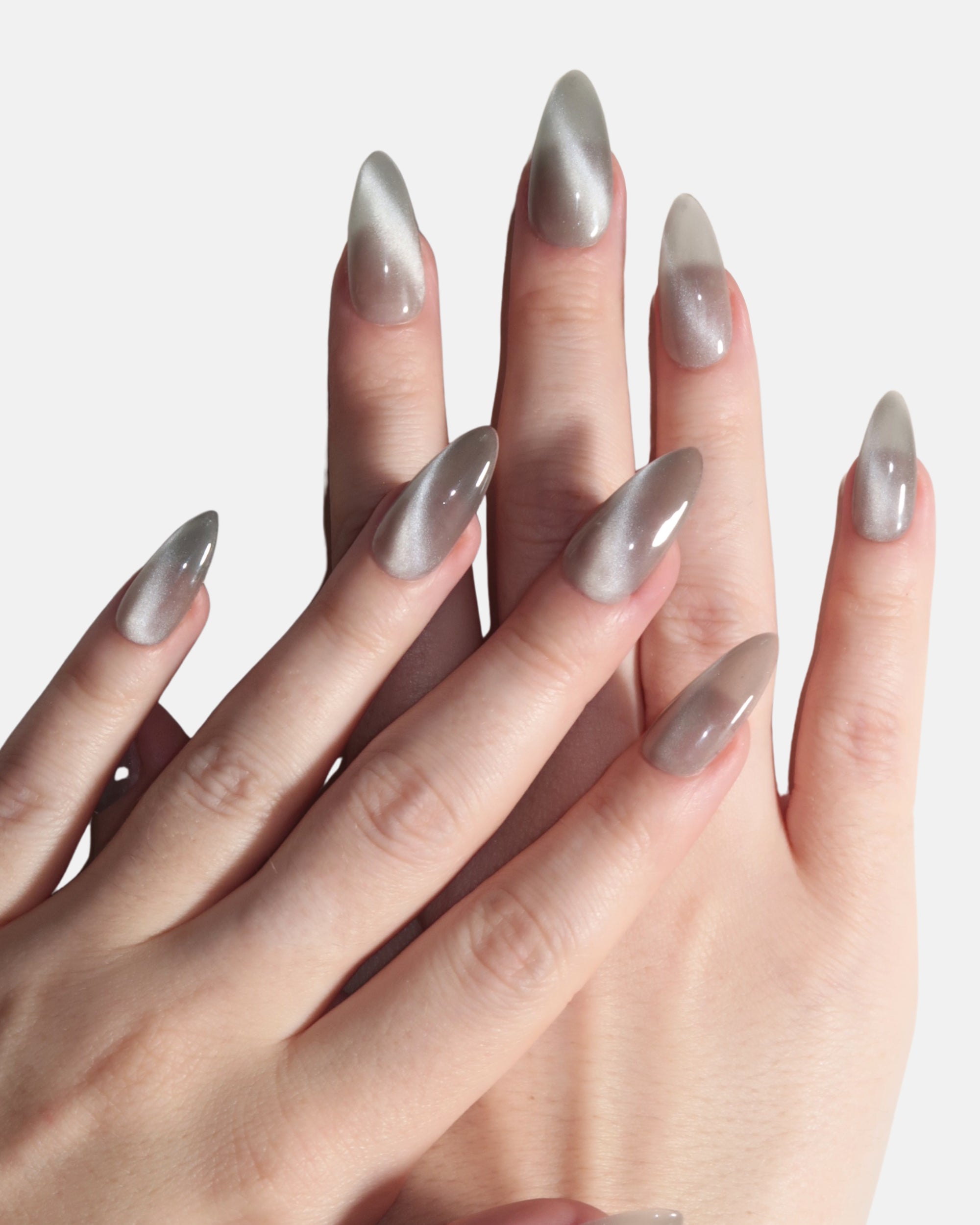 Siren Light: Velvet Cat Eye Nails