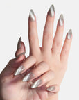 Siren Light: Velvet Cat Eye Nails