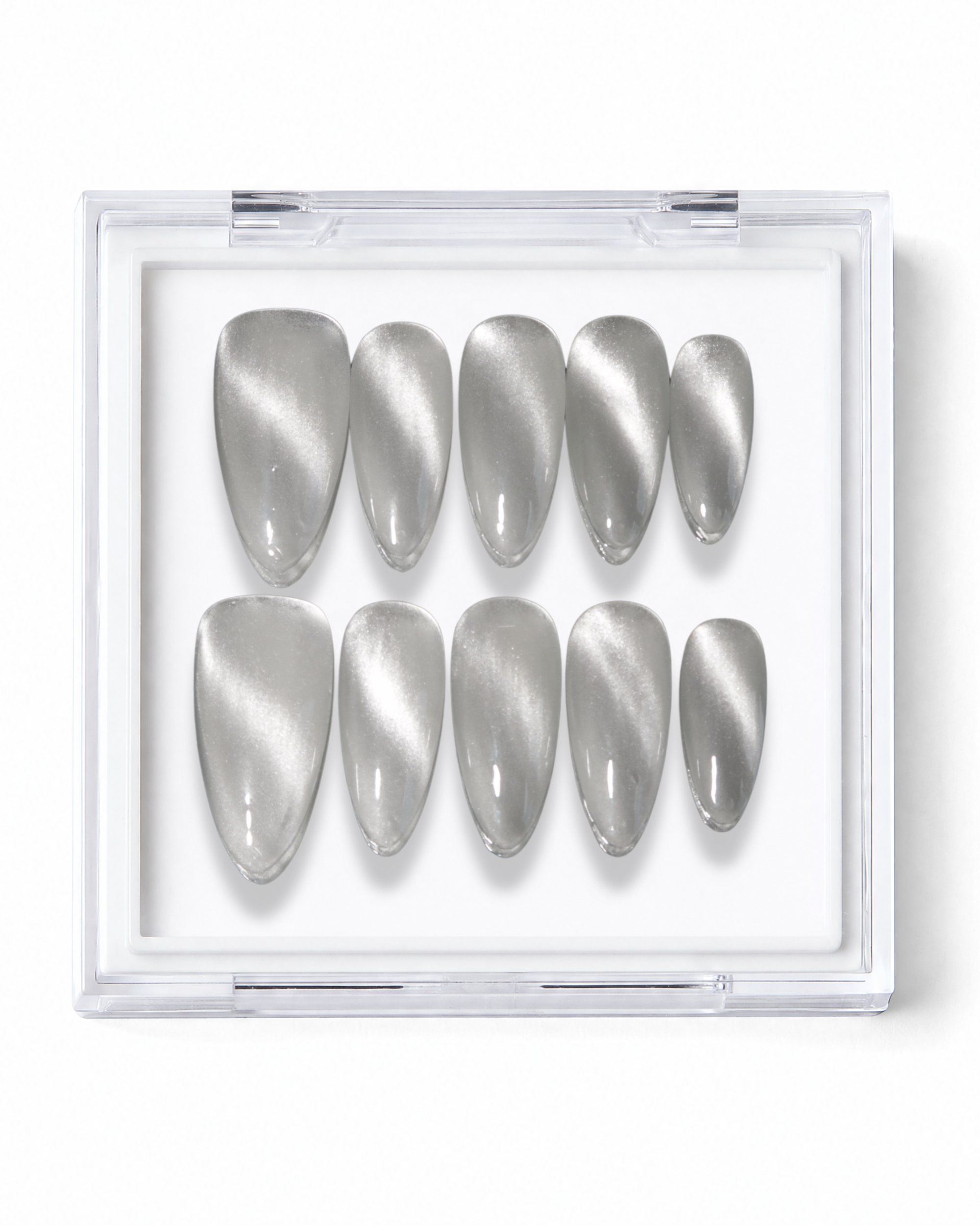 Siren Light: Velvet Cat Eye Nails