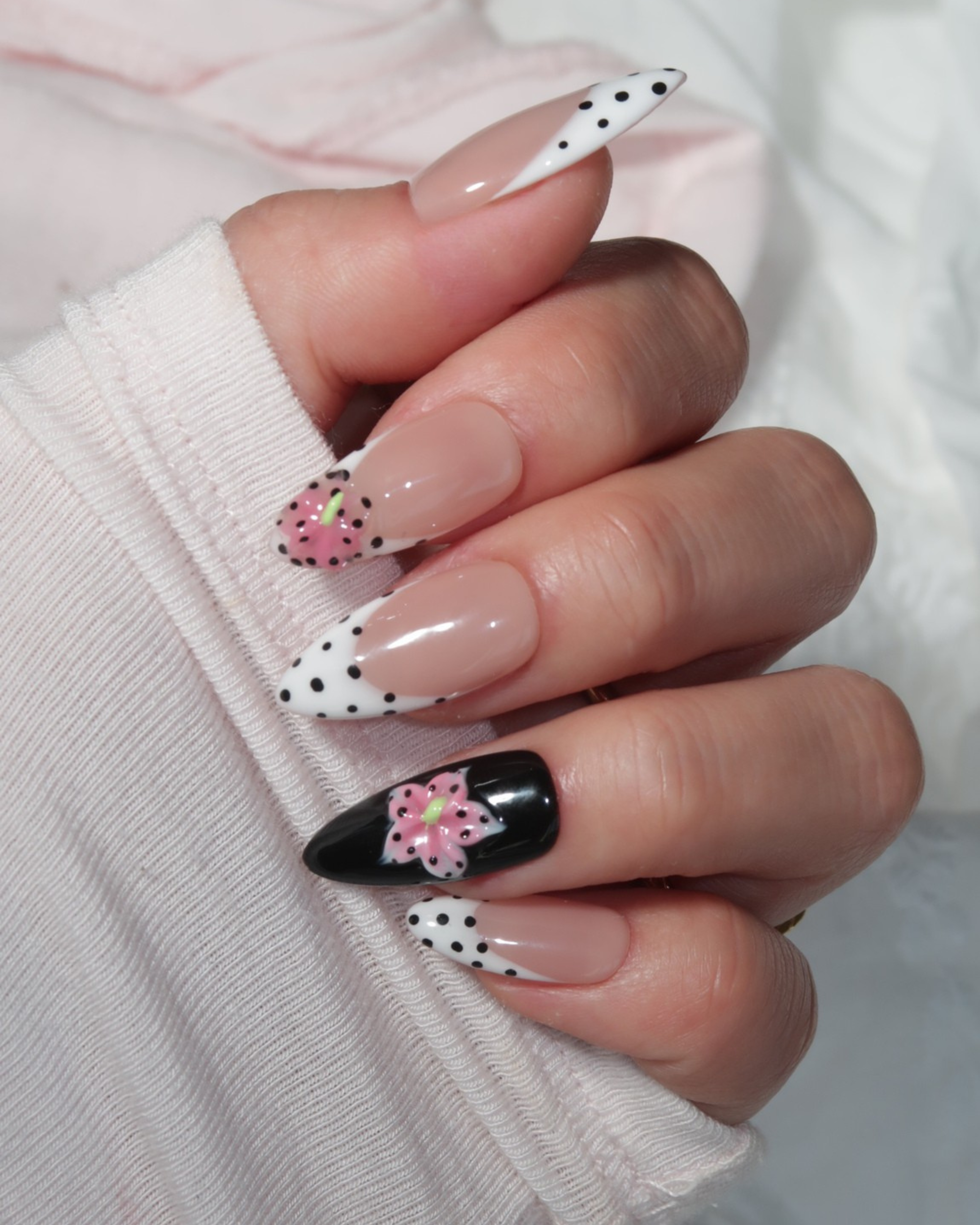 Dotted Spring: Modern Polka Dot &amp; Lily