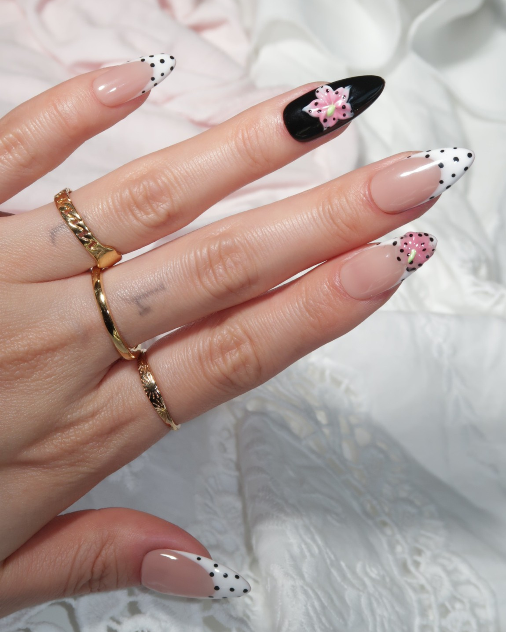 Dotted Spring: Modern Polka Dot &amp; Lily